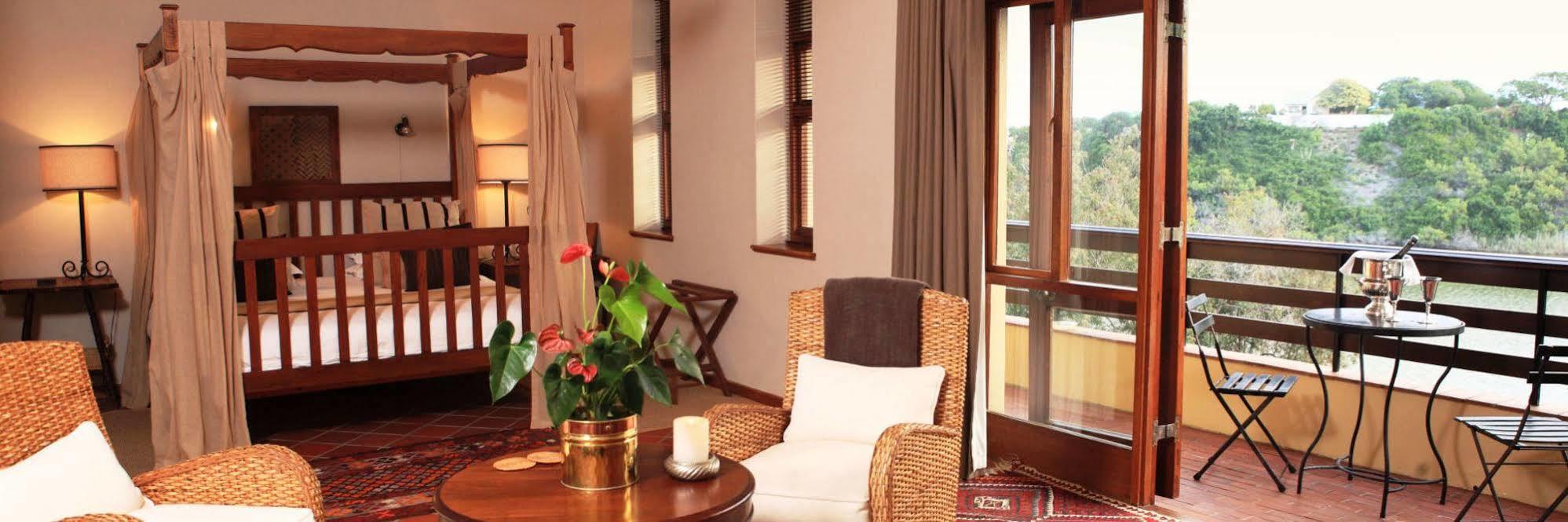 Wilderness Manor Hotel Екстериор снимка
